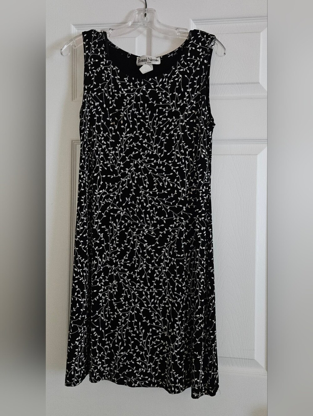 Ronni Nicole Black Floral Vine Sleeveless Dress Size 8